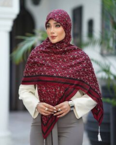 عکس محصول روسری سیااسکارف منگوله دار