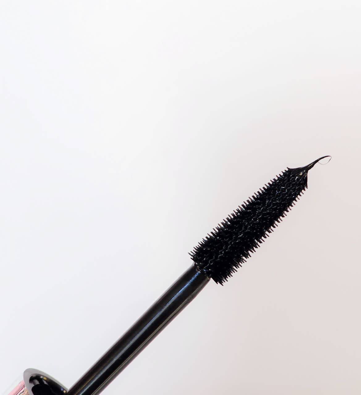 عکس محصول ریمل مشکی فرچه ژله ای رامش Ramesh مدل Ramesh 3D EYES Mascara Blue نسخه وارداتی