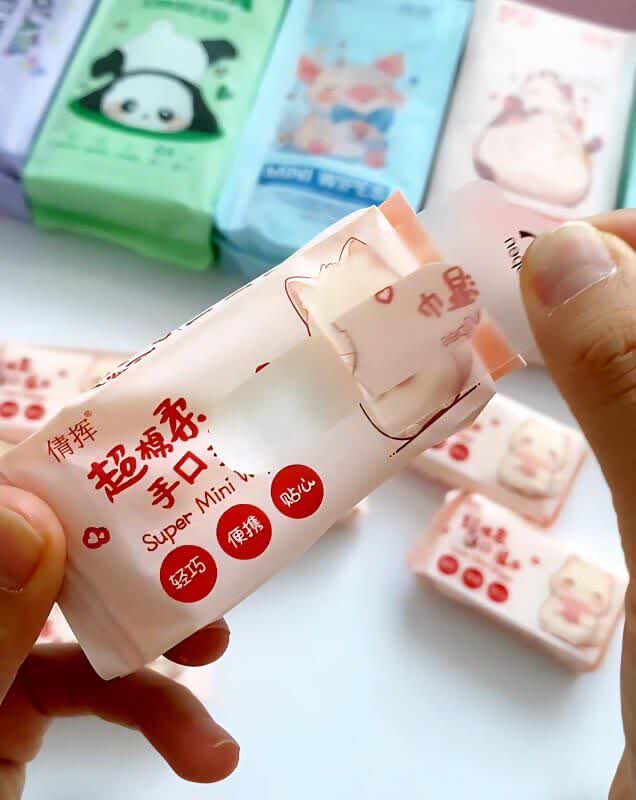 پک دستمال مرطوب جیبی فانتزی 8 بسته ای طرح گربه MINI PORTABLE WIPES اورجینال وارداتی